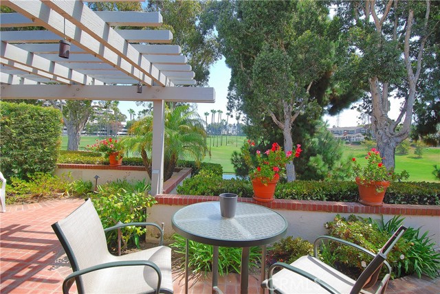 28 Fairway Drive, Manhattan Beach CA: https://media.crmls.org/medias/96205242-c104-418e-a57a-0500e7df5275.jpg