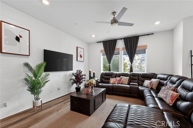 Detail Gallery Image 6 of 33 For 27508 Feathery Cassia, Valencia,  CA 91381 - 3 Beds | 2/1 Baths