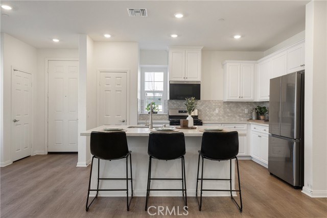 Detail Gallery Image 8 of 31 For 4229 E Carmel Privado, Ontario,  CA 91761 - 3 Beds | 2/1 Baths