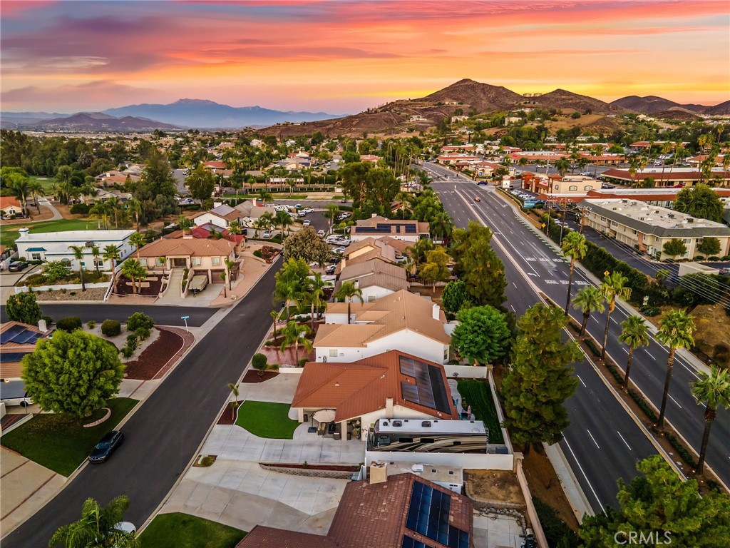https://media.crmls.org/medias/9623ac23-e05b-458b-bc56-ec49f77d17a6.jpg?preset=X-Large