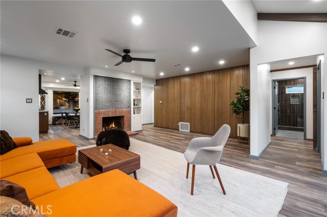 7424 W 85th Street, Los Angeles CA: https://media.crmls.org/medias/96245fc8-b46a-44d1-b596-8c182d86bf03.jpg