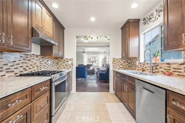 Detail Gallery Image 10 of 42 For 3322 Minto Ct, Los Angeles,  CA 90032 - 2 Beds | 2 Baths