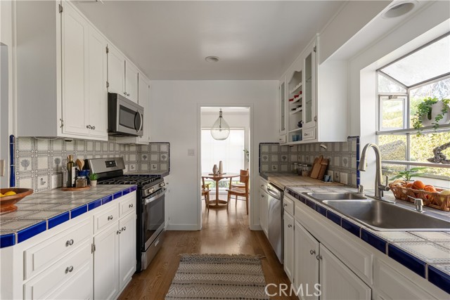 Detail Gallery Image 11 of 34 For 4312 Klump, Studio City,  CA 91602 - 3 Beds | 2 Baths