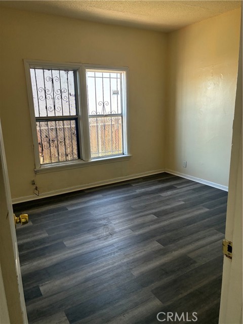 Detail Gallery Image 4 of 5 For 928 W 78th, Los Angeles,  CA 90044 - 1 Beds | 1 Baths