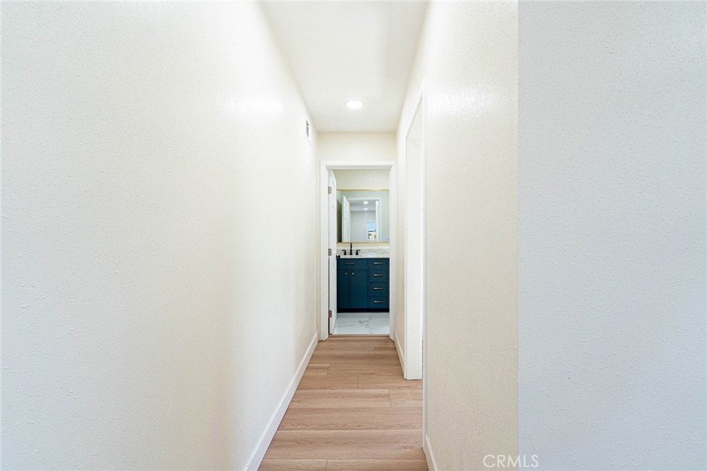 https://media.crmls.org/medias/9624de6a-fba2-4424-a2c8-5d3337f31ba9.jpg?preset=X-Large