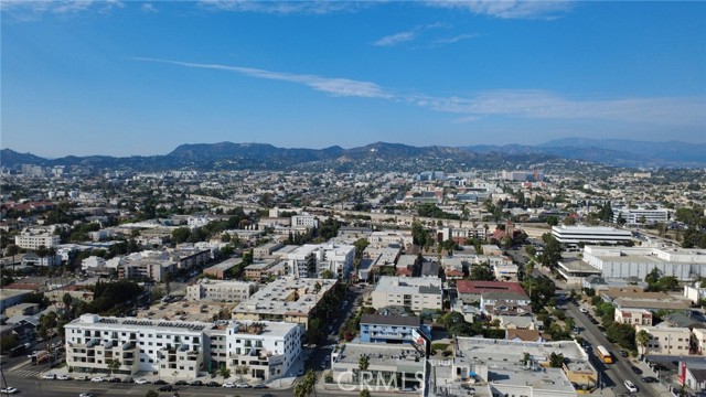 Detail Gallery Image 10 of 15 For 210 N Berendo St, Los Angeles,  CA 90004 - – Beds | – Baths