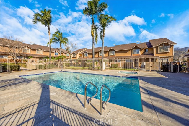 Detail Gallery Image 2 of 20 For 1460 Kendall Dr #59,  San Bernardino,  CA 92407 - 3 Beds | 2 Baths