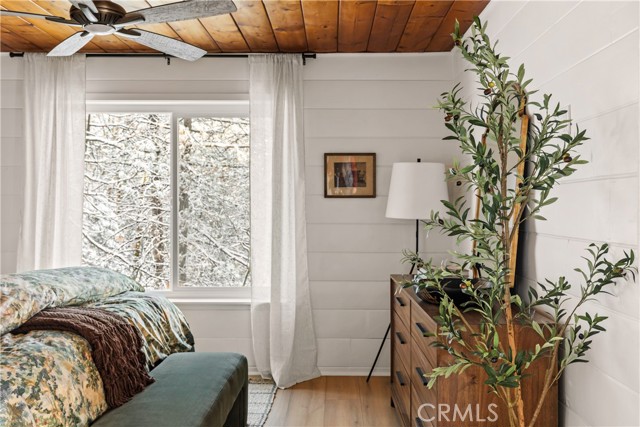 1149 Scenic Way, Rimforest CA: https://media.crmls.org/medias/9625c16a-ce9e-46cf-9053-7df4c20ba56b.jpg