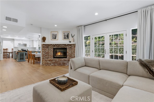 Detail Gallery Image 14 of 51 For 5501 Fairgrange Dr, Agoura Hills,  CA 91301 - 6 Beds | 3 Baths