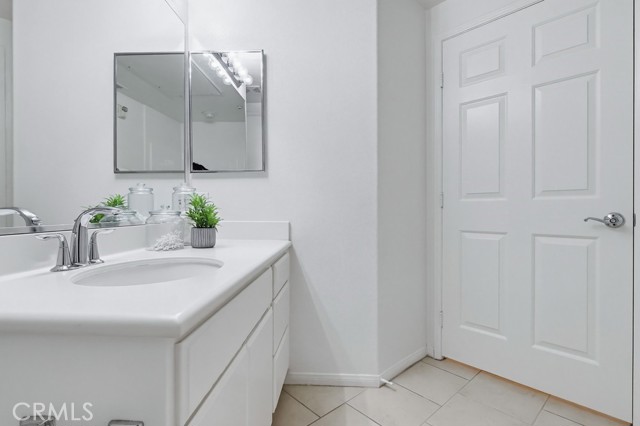 Image 25 of 75 For 13075 Pacific Promenade  115