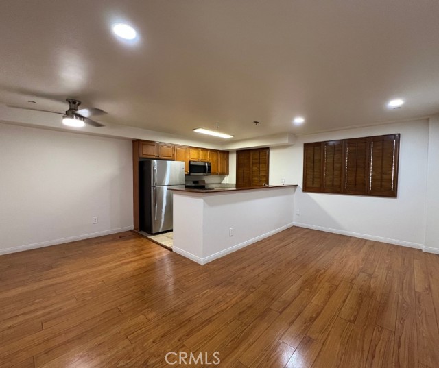 Detail Gallery Image 6 of 20 For 12368 Osborne #4,  Pacoima,  CA 91331 - 3 Beds | 3 Baths