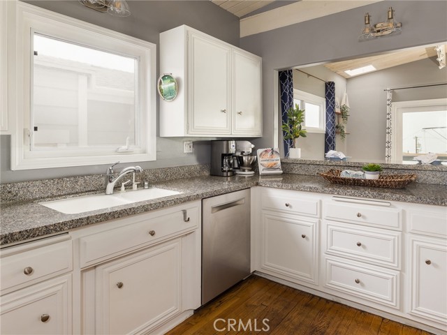 2613 Vista Drive, Manhattan Beach, California 90266, 3 Bedrooms Bedrooms, ,2 BathroomsBathrooms,Residential,Sold,Vista,SB22142075