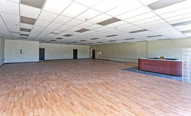 13534 Navajo Road, Apple Valley, California 92308, ,Commercial Lease,For Rent,13534 Navajo Road,CRHD25069136