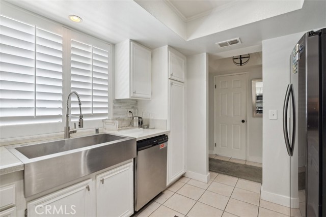 4455 Fulton Avenue, Sherman Oaks CA: https://media.crmls.org/medias/9627ce93-1425-4955-83f3-62892c9034fb.jpg