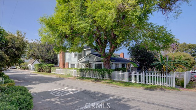 668 35th Street, Manhattan Beach, California 90266, 3 Bedrooms Bedrooms, ,3 BathroomsBathrooms,Residential,Sold,35th,SB22105476