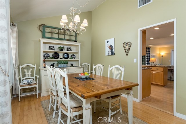 Detail Gallery Image 10 of 40 For 6611 Elmhurst Dr, Tujunga,  CA 91042 - 3 Beds | 2 Baths
