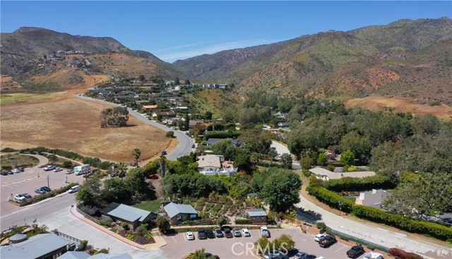 6216 Tapia Drive, Malibu CA: https://media.crmls.org/medias/9629a9e5-a65e-42b8-a0f9-ff238ff2dc81.jpg