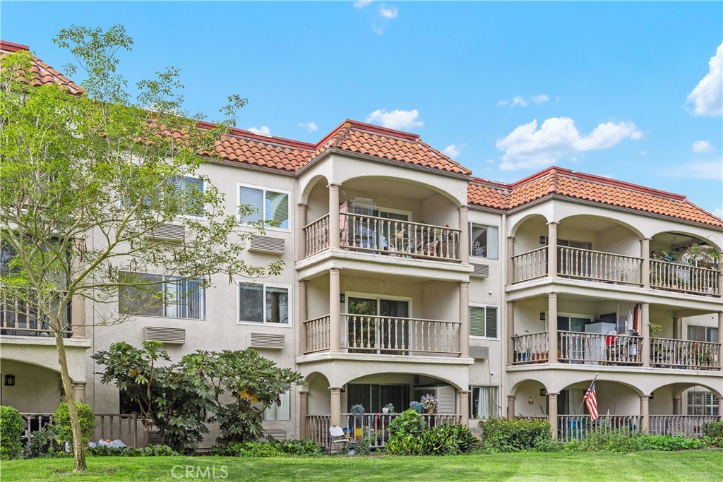 962b1aa1 B463 4d3c A5c8 C8477cb67228