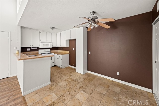 Detail Gallery Image 10 of 22 For 18808 Mandan St #302,  Canyon Country,  CA 91351 - 1 Beds | 1 Baths