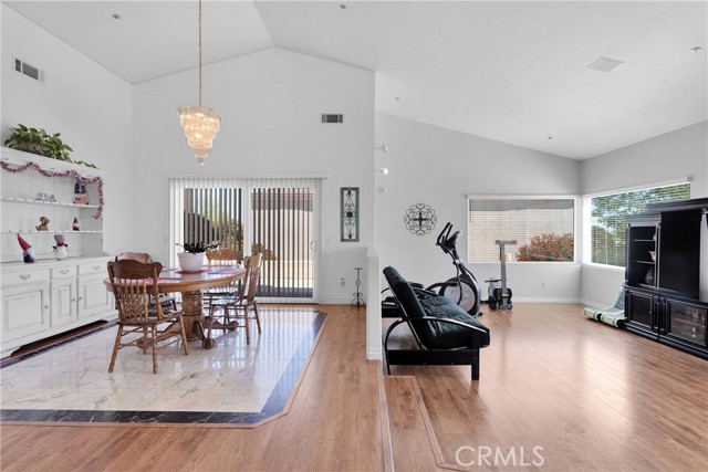Detail Gallery Image 7 of 62 For 12546 Autumn Leaves Ave, Victorville,  CA 92395 - 5 Beds | 3/1 Baths