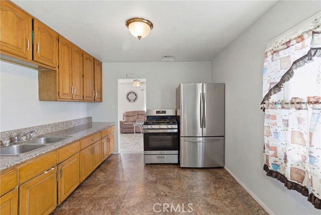 Detail Gallery Image 9 of 48 For 14329 Seaforth, Norwalk,  CA 90650 - 4 Beds | 2 Baths