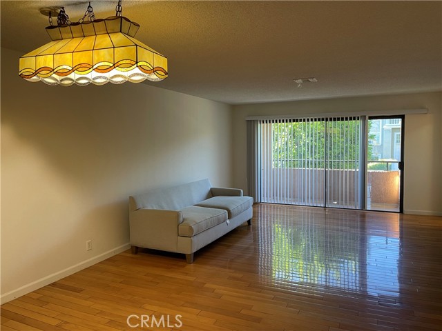 Detail Gallery Image 3 of 20 For 1126 Fairview Ave #209,  Arcadia,  CA 91007 - 3 Beds | 2 Baths