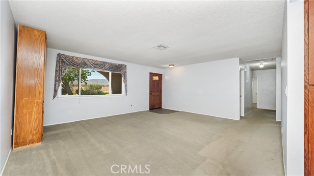 4309 W Avenue K12, Lancaster CA: https://media.crmls.org/medias/962cc5ae-f446-4255-b9f5-125f1810c304.jpg