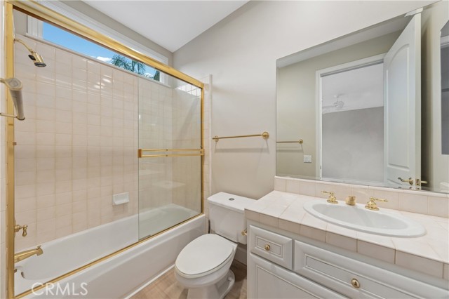 5418 Amber Circle, Calabasas CA: https://media.crmls.org/medias/962ce96e-7af4-4081-b2bb-6d8c8856edb7.jpg