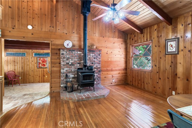 5940 Lake Drive, Angelus Oaks CA: https://media.crmls.org/medias/962db67d-4cb0-4ec6-a50b-319586892dd5.jpg
