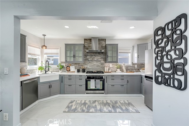 Detail Gallery Image 21 of 51 For 1381 W Summerland, San Pedro,  CA 90732 - 4 Beds | 3 Baths