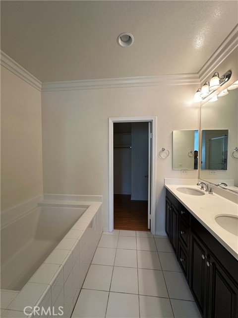 15234 Davenport Street, Tustin CA: https://media.crmls.org/medias/962dd3ec-32d3-4023-940b-cc80f3c6206a.jpg
