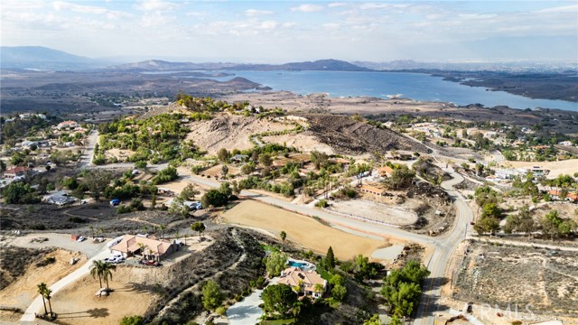 Detail Gallery Image 2 of 21 For 14735 Descanso, Lake Mathews,  CA 92570 - 5 Beds | 3 Baths