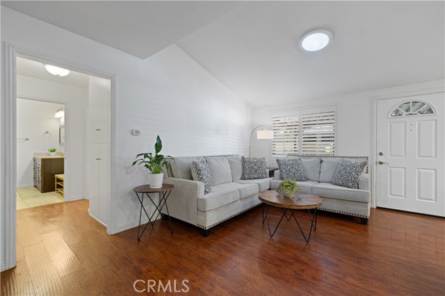 Detail Gallery Image 15 of 30 For 19348 Avenue of the Oaks, Newhall,  CA 91321 - 2 Beds | 1/1 Baths