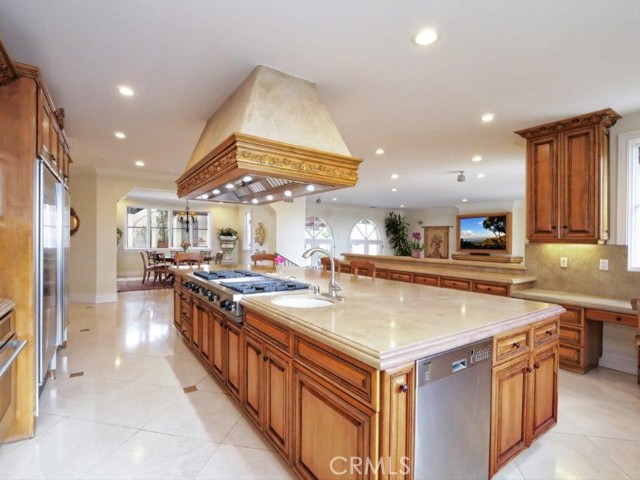 Kitchen with Large Center Island