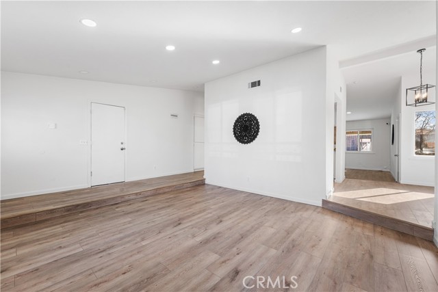 Detail Gallery Image 8 of 48 For 4604 E Avenue R6, Palmdale,  CA 93552 - 3 Beds | 2 Baths