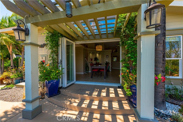 40468 Rock Mountain Drive, Fallbrook CA: https://media.crmls.org/medias/9630f879-69ee-4c44-9ca4-07e2c4f1ac34.jpg