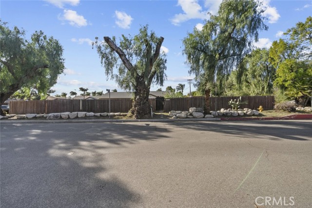 Detail Gallery Image 5 of 52 For 9757 White Oak, Northridge,  CA 91325 - 4 Beds | 3 Baths