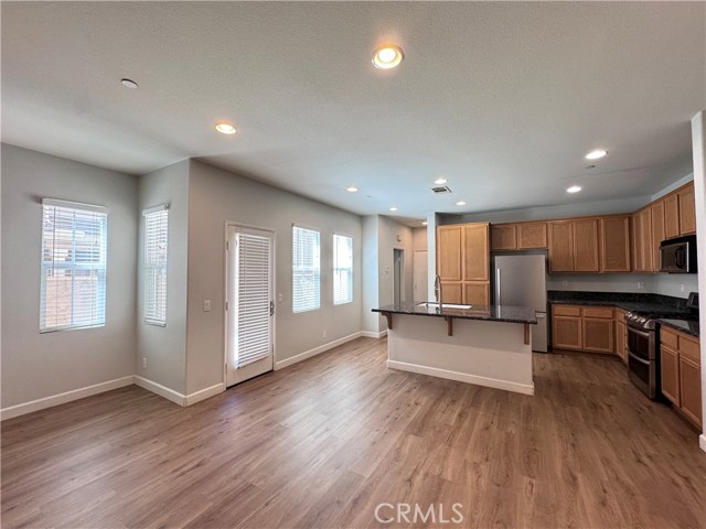 Detail Gallery Image 10 of 27 For 14975 S Highland Ave #17,  Fontana,  CA 92336 - 3 Beds | 2/1 Baths