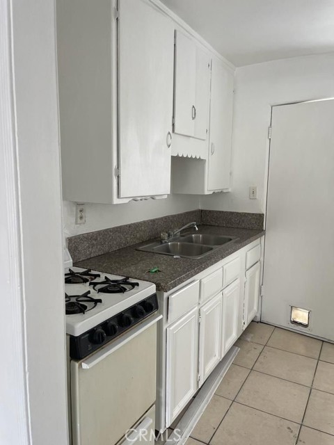 Image 33 of 47 For 9719 Belmont Street
