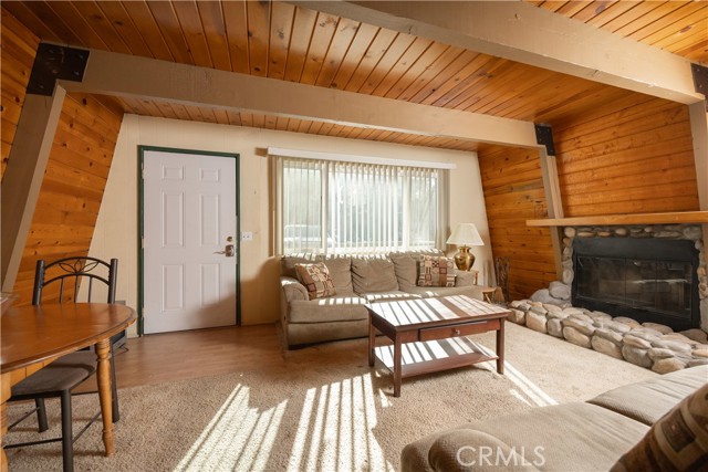 Detail Gallery Image 4 of 22 For 325 W Mojave Bld, Big Bear City,  CA 92314 - 2 Beds | 1 Baths