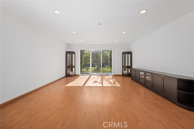 Detail Gallery Image 16 of 26 For 14620 Addison St, Sherman Oaks,  CA 91403 - 4 Beds | 3 Baths