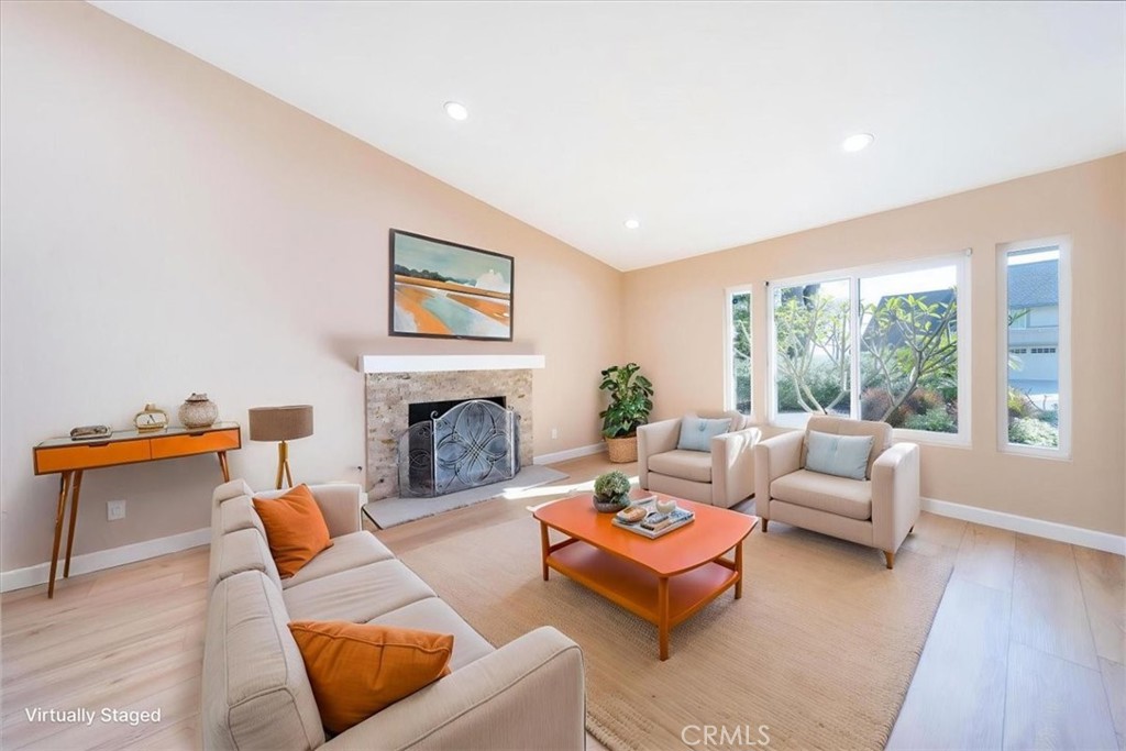 12727 Benavente - photo 16