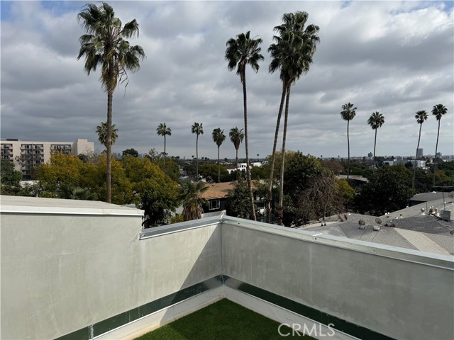 1223 N Hayworth Avenue # 7, West Hollywood, California 90046, 2 Bedrooms Bedrooms, ,2 BathroomsBathrooms,Residential Lease,For Rent,1223 N Hayworth Avenue # 7,CRSR24235963