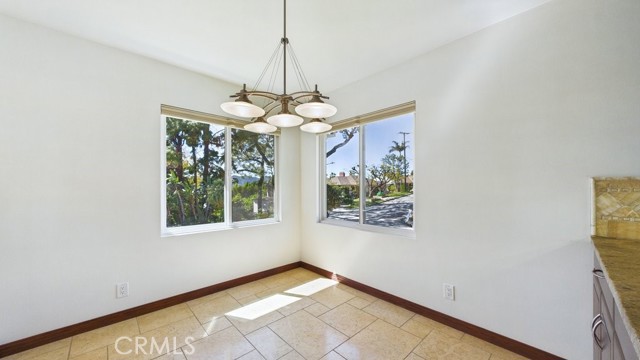 Detail Gallery Image 12 of 62 For 165 Cumberland Rd, Glendale,  CA 91202 - 3 Beds | 2/1 Baths