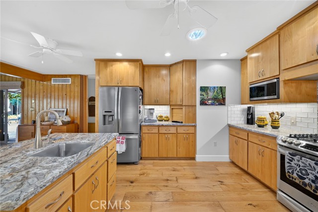 Detail Gallery Image 10 of 75 For 4872 N Arcade, Fresno,  CA 93704 - 4 Beds | 2 Baths