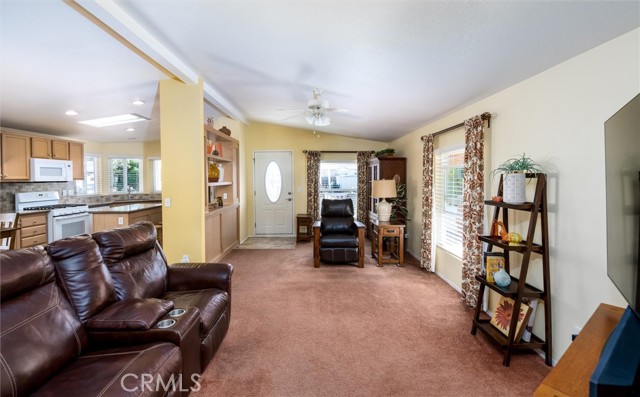 Detail Gallery Image 8 of 56 For 38079 Calle De Amor, Murrieta,  CA 92563 - 3 Beds | 2 Baths