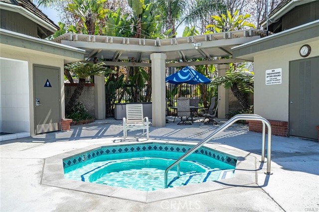 6260 Napoli Court, Long Beach CA: https://media.crmls.org/medias/96385673-2b55-466a-bd0a-2d034663959b.jpg