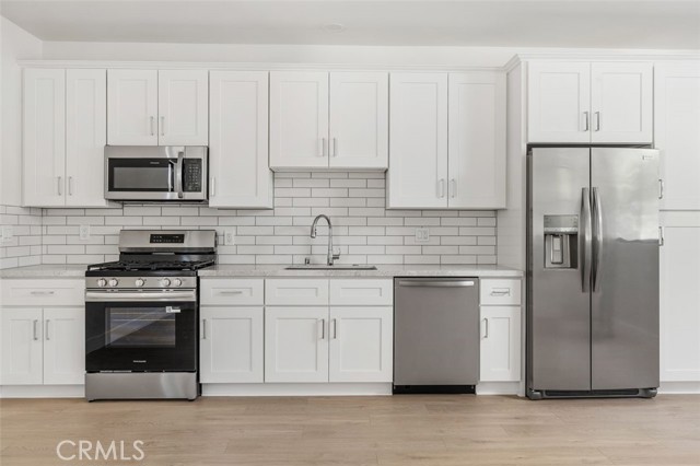 Detail Gallery Image 5 of 11 For 5061 1/2 Cartwright, North Hollywood,  CA 91601 - 3 Beds | 2 Baths