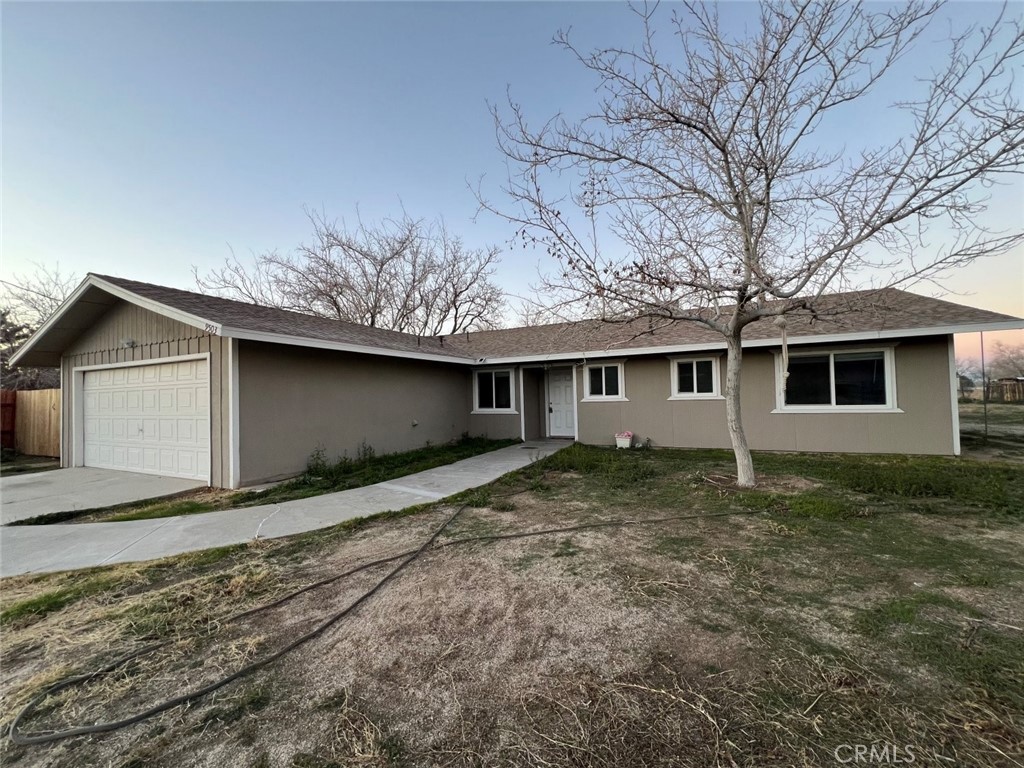 9503 E Avenue T12