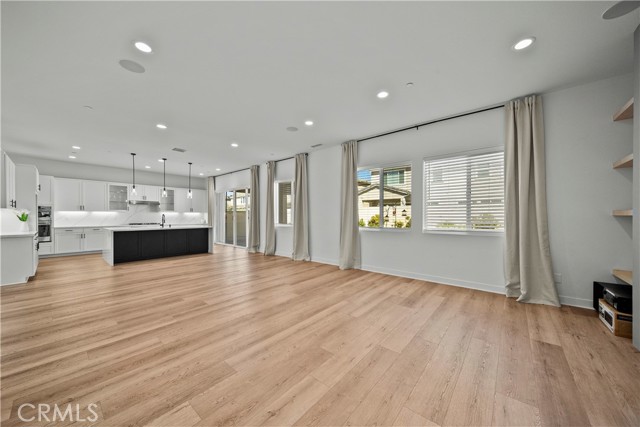 Detail Gallery Image 20 of 56 For 17715 Hillside, Canyon Country,  CA 91350 - 4 Beds | 4 Baths